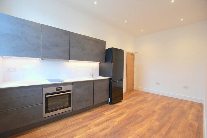 1 Bedroom Flat To Rent In Romford Road, London, E15