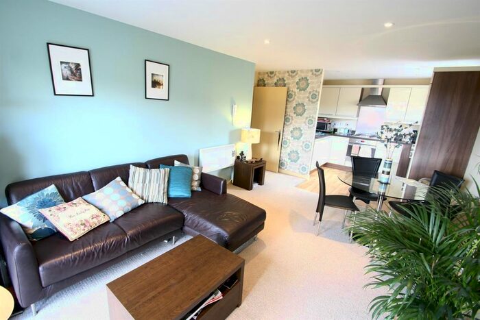 2 Bedroom Flat To Rent In Wrendale Court, Gosforth, NE3