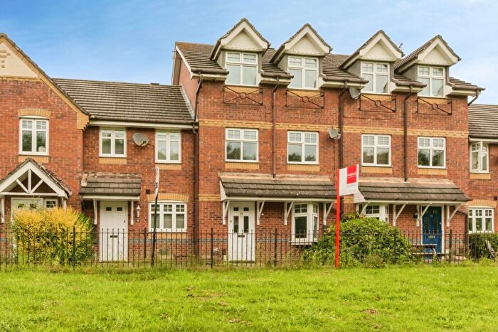 4 Bedroom Town House For Sale In Redwood Drive, Crewe, Cheshire, CW1