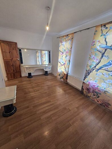 4 Bedroom Terraced House To Rent In Roman Road, Ilford, IG1