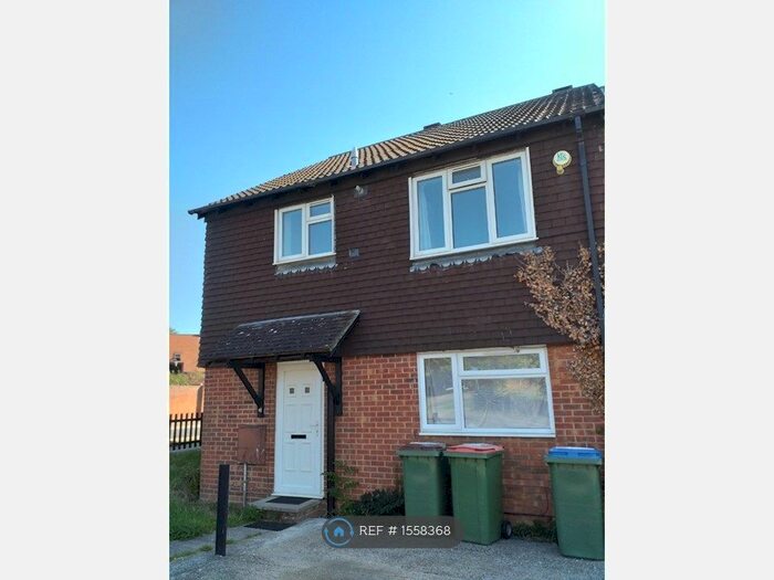 2 Bedroom Flat To Rent In Calcot, Reading, RG31