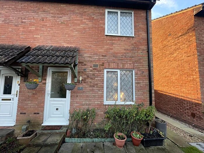 3 Bedroom End Of Terrace House For Sale In Chalgrove Field, Freshbrook, Swindon, SN5