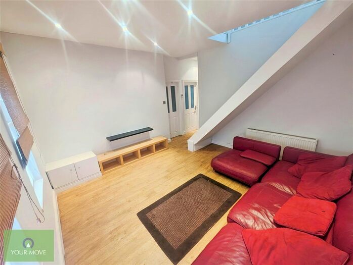 3 Bedroom Flat To Rent In Bristol Road South, Northfield, Birmingham, West Midlands, B31