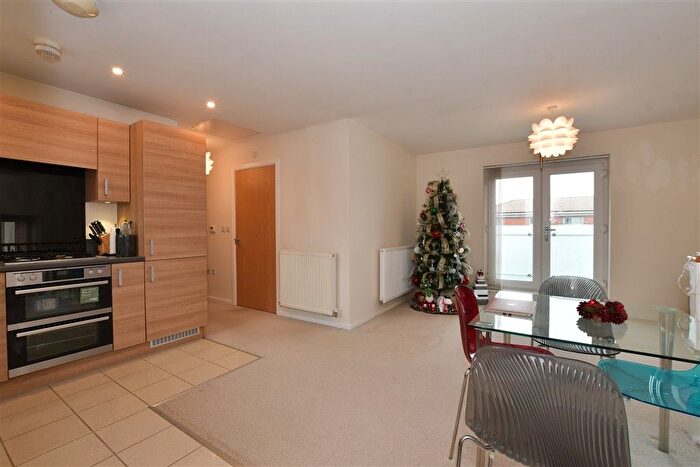 2 Bedroom Property For Sale In Wells Court, Northfleet, Gravesend, Kent, DA11