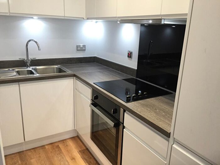 1 Bedroom Flat To Rent In Tate House, - New York Road, Leeds, West Yorkshire, LS2