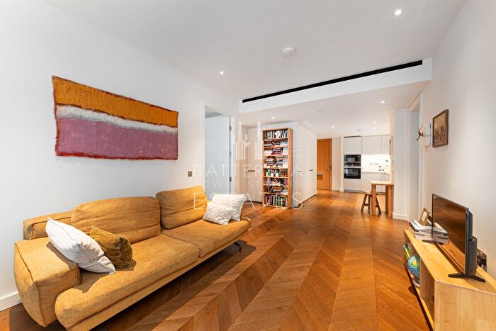 2 Bedroom Flat To Rent In L-, Prospect Way, Battersea, SW11