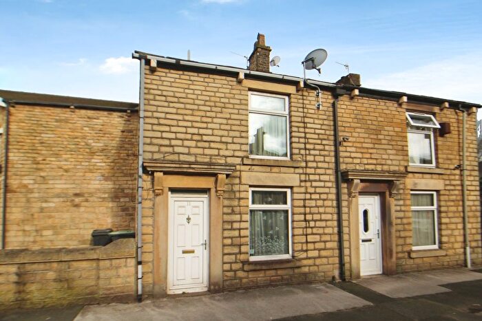 2 Bedroom End Terrace House For Sale In Charlestown Road, Glossop, Derbyshire, SK13