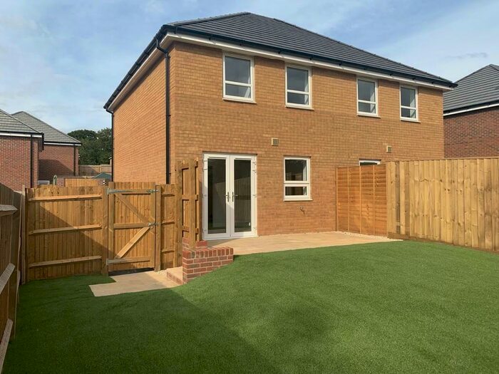 3 Bedroom Semi-Detached House To Rent In Wintergreen Gardens, Newport, PO30