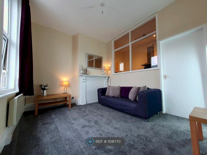 1 Bedroom Flat To Rent In St Alban's Road, Lytham St Annes, FY8