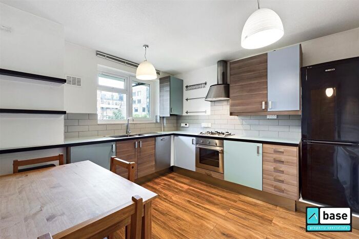 2 Bedroom Flat To Rent In George Gillett Court, Banner Street, Clerkenwell, EC1Y