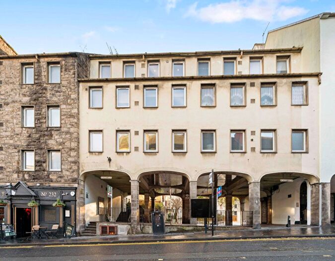 2 Bedroom Flat For Sale In Canongate, Chessels Court, EH8