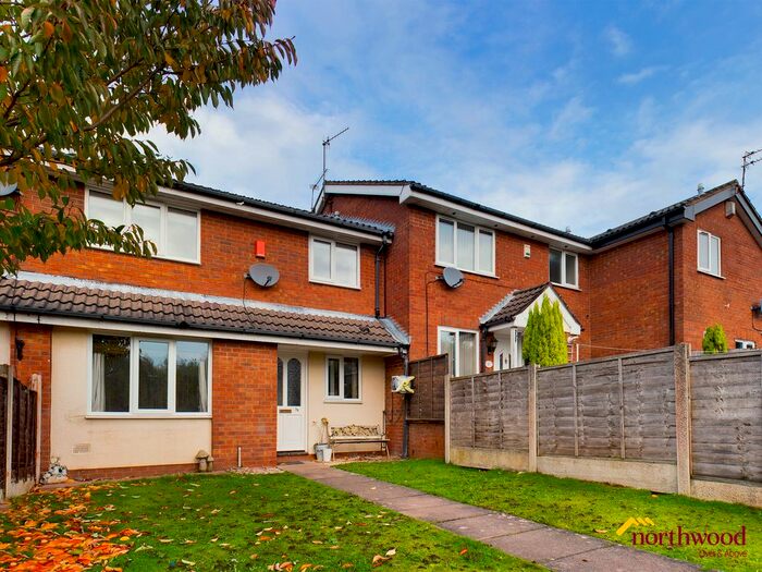 2 Bedroom Town House To Rent In Winterside Close, Waterhayes, Newcastle-Under-Lyme, ST5