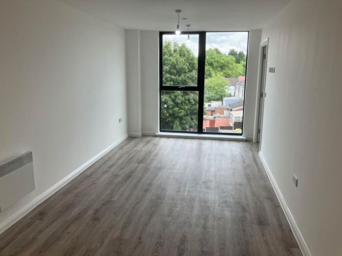 1 Bedroom Apartment To Rent In Parkview, Darwin Street, B12