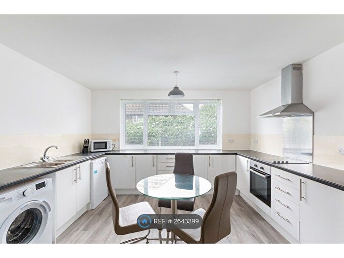 6 Bedroom Semi-Detached House To Rent In Elm Grove, Brighton, BN2