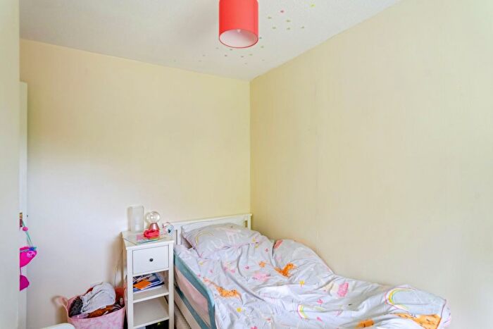 3 Bedroom End Of Terrace House For Sale In Bramhall Rise, Northampton, Northamptonshire, NN5