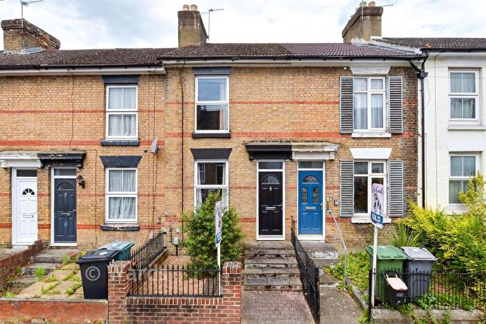 2 Bedroom Terraced House For Sale In Bower Street, Maidstone, Kent, ME16
