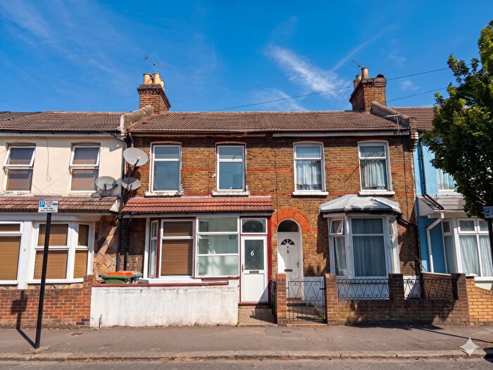 3 Bedroom Terraced House To Rent In Stamford Road, London, E6