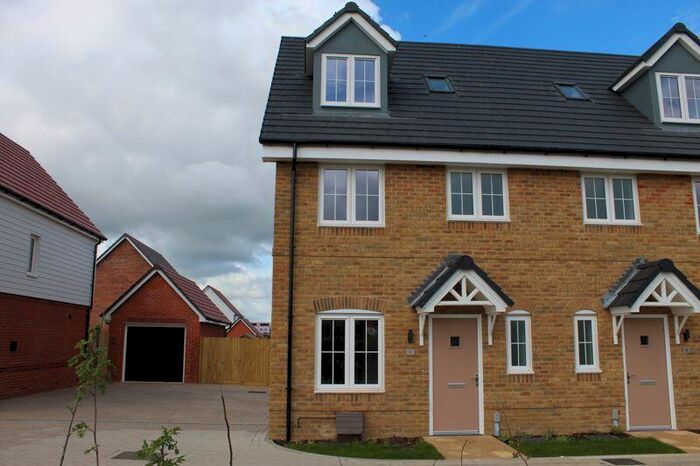 3 Bedroom Semi-Detached House To Rent In Brand New Bed On The Carla Development Didcot, OX11