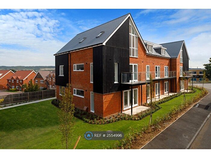 2 Bedroom Flat To Rent In Sheldon Way, Larkfield, Aylesford, ME20