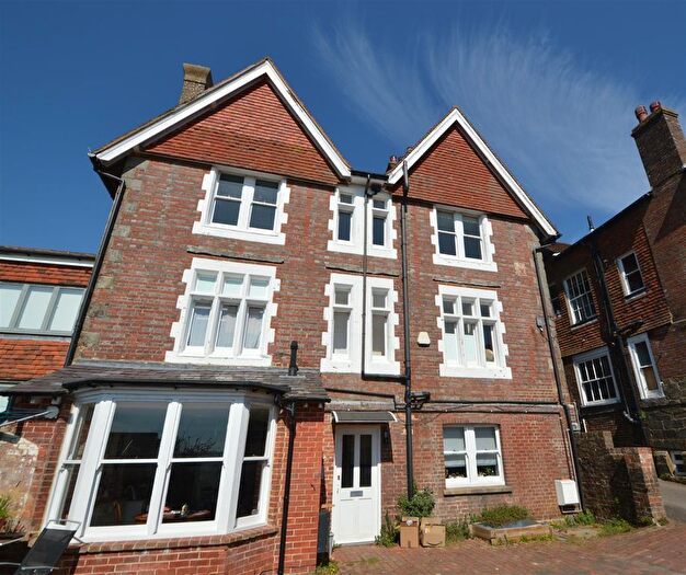 2 Bedroom Flat To Rent In High Street, Mayfield, TN20