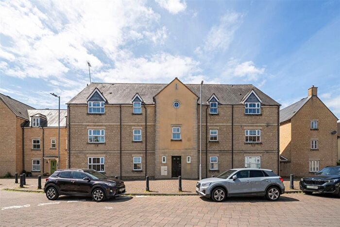 1 Bedroom Flat For Sale In Freestone Way, Corsham, SN13