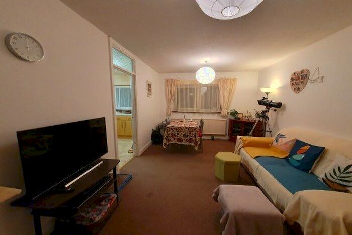 1 Bedroom Flat To Rent In St. Georges Road, London, N13