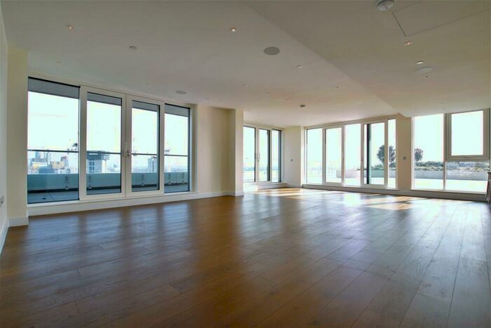 3 Bedroom Apartment To Rent In Cascade Court, Sopwith Way, London, SW11