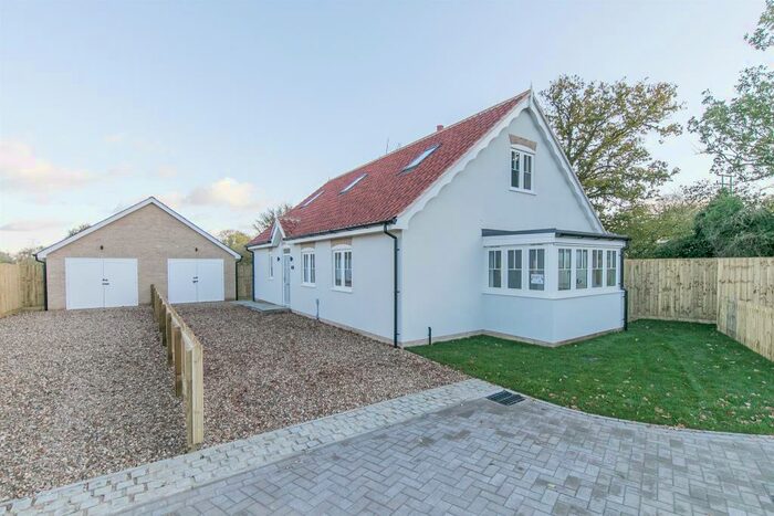 3 Bedroom Bungalow For Sale In Ladbrook Meadow, Duke Street, Hintlesham, Ipswich, IP8