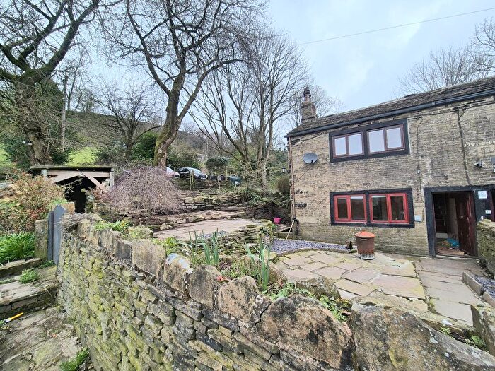 3 Bedroom Property To Rent In Lower Brown Hurst, Ovenden Wood, Halifax, HX2
