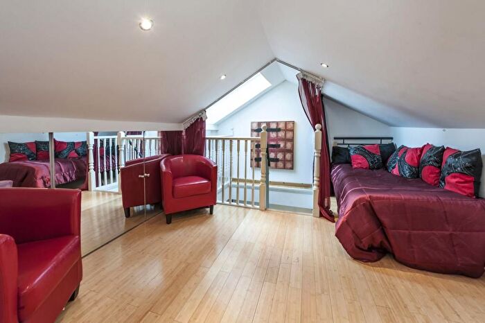 4 Bedroom Flat To Rent In Sutherland Avenue, Maida Vale, W9