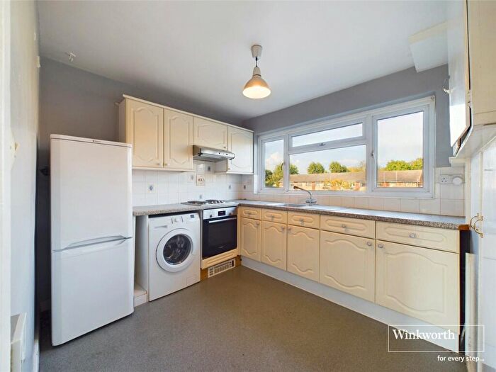 2 Bedroom Maisonette To Rent In Sunningdale Gardens, London, NW9