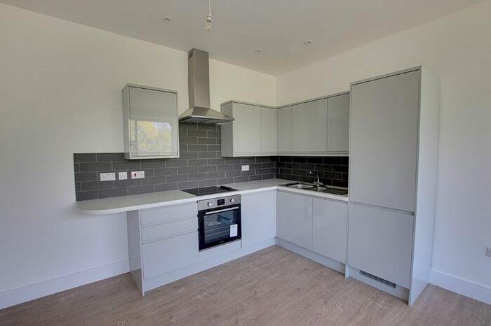 2 Bedroom Flat To Rent In The Pavillions, Windsor Road, Trowbridge, BA14