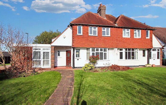 5 Bedroom Semi-Detached House For Sale In Woodmere Avenue, Shirley, CR0