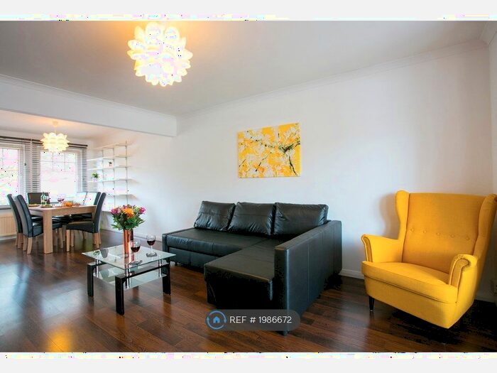 3 Bedroom Terraced House To Rent In Allenvale Gardens, Aberdeen, AB10