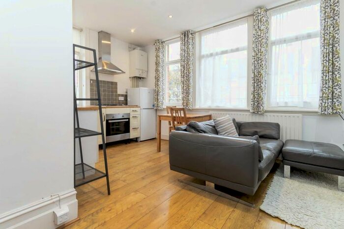 2 Bedroom Flat To Rent In Uxbridge Road, London, W3