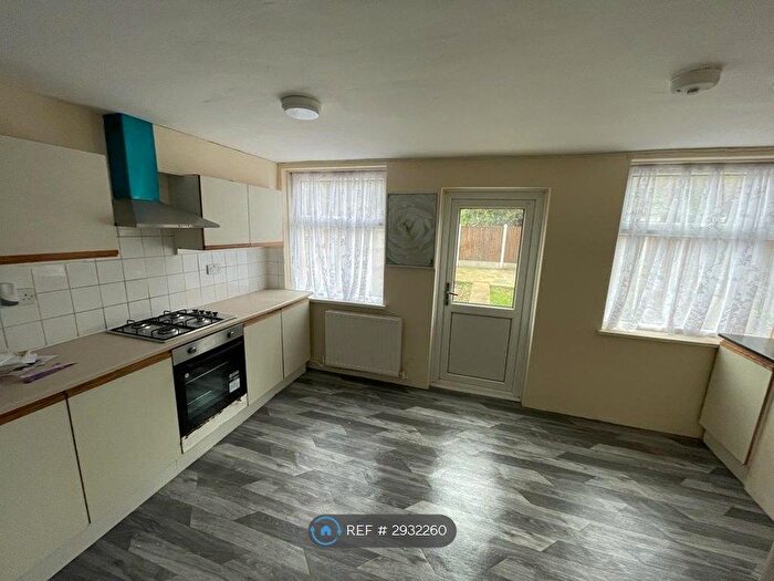 4 Bedroom Terraced House To Rent In Lonsdale Avenue, London, E6