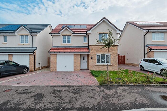 4 Bedroom Detached House For Sale In Georgian Court, Newmains, North Lanarkshire, ML2