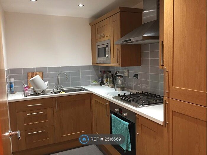 2 Bedroom Flat To Rent In Wessex Court, London, HA9