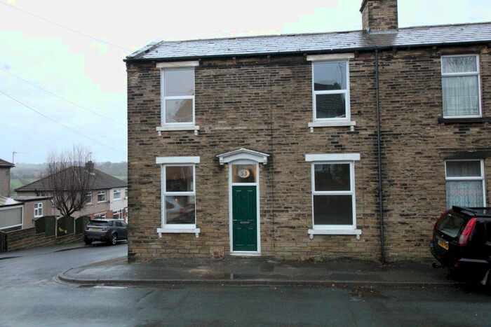 2 Bedroom End Of Terrace House To Rent In Wesley Street, Cleckheaton BD19