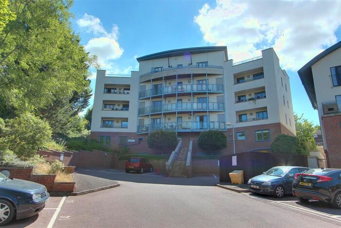 2 Bedroom Flat To Rent In Brook Street, Tring, HP23