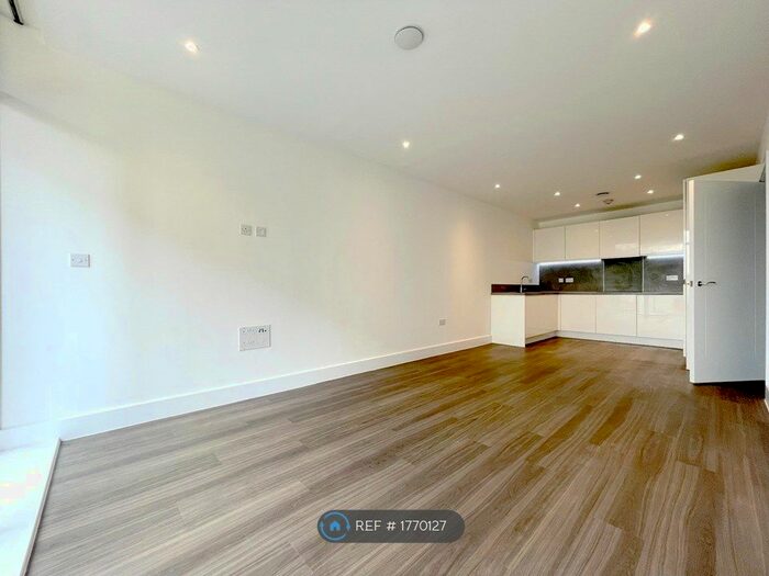 1 Bedroom Flat To Rent In Nurburg House, Isleworth, TW7