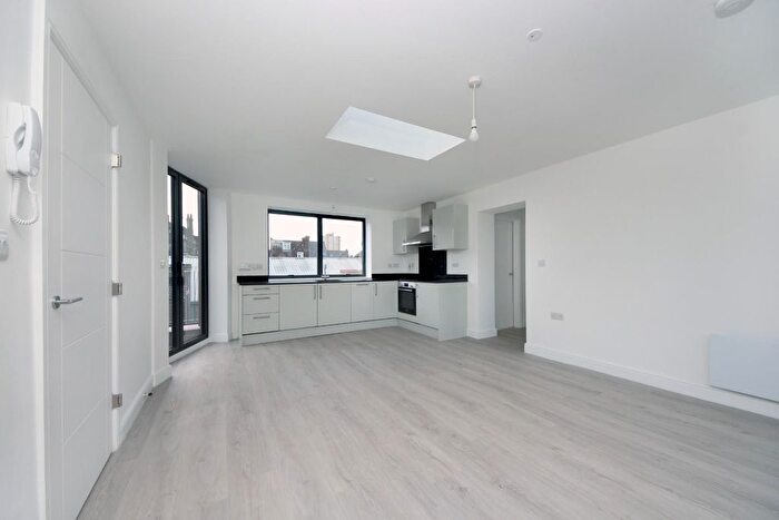 1 Bedroom Flat To Rent In Spencer Road, W3