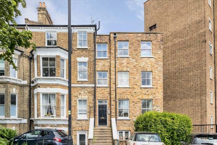2 Bedroom Flat To Rent In Gauden Road, London, SW4