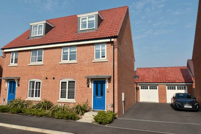 3 Bedroom Semi-Detached House To Rent In Guillemot Drive, Louth, LN11