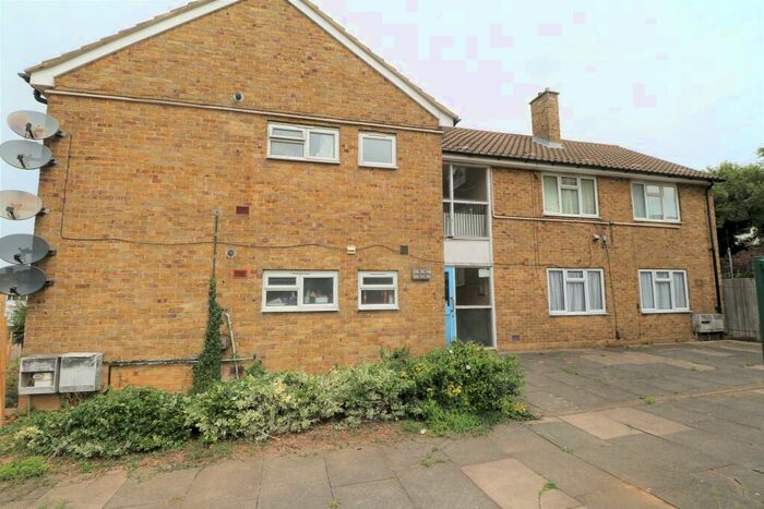 1 Bedroom Flat To Rent In Foldcroft, Harlow, CM20