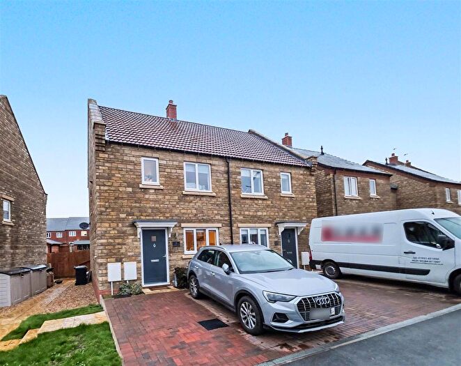 2 Bedroom Semi Detached House For Sale In Northdale Common, Raunds, Wellingborough, NN9