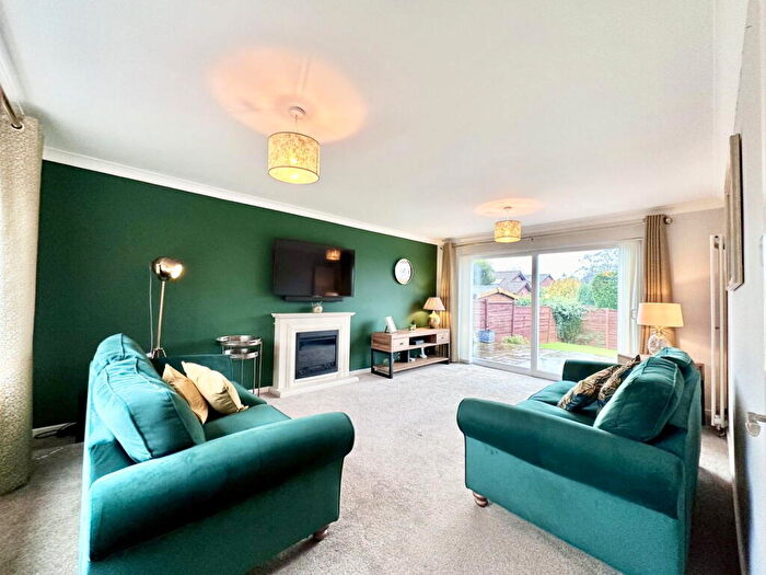 4 Bedroom Detached House For Sale In Grassholme Drive, Offerton, Stockport, SK2