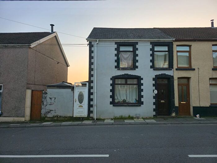 3 Bedroom Semi-Detached House For Sale In Bridgend Road, Maesteg, CF34