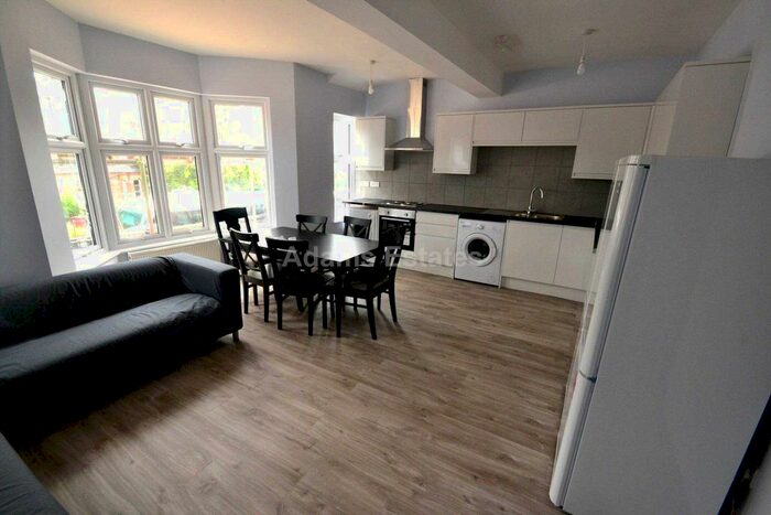 4 Bedroom Flat To Rent In Christchurch Road, Reading RG2