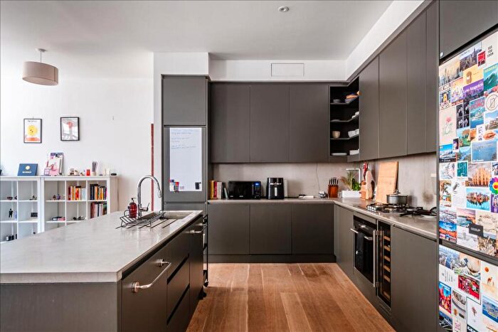2 Bedroom Apartment For Sale In Hatton Wall, Clerkenwell, EC1N - Photo 7